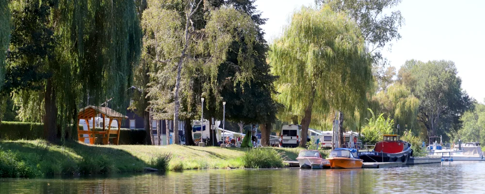 Bernburger Saalecamper & Schifferklause &bull; Campingplatz & Restaurant